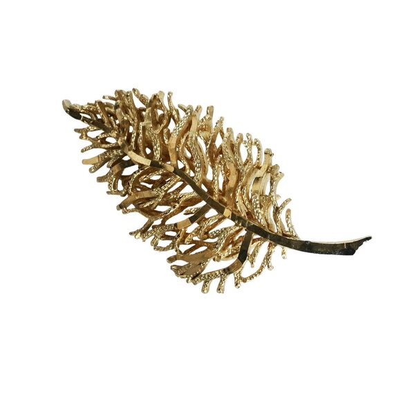 Statement leaf pin Coro designer signed ornate leaf brooch classic design brooch - Picture 1 of 4